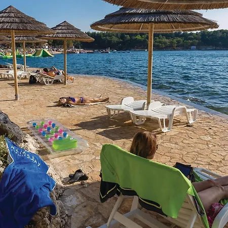 Beautiful In Cervar Porat With Kitchen * Poreč