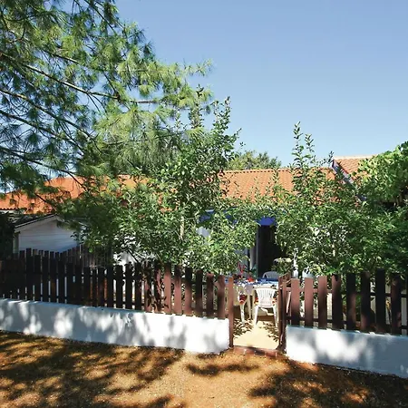 Tatil Evi Beautiful In Cervar Porat With Kitchen